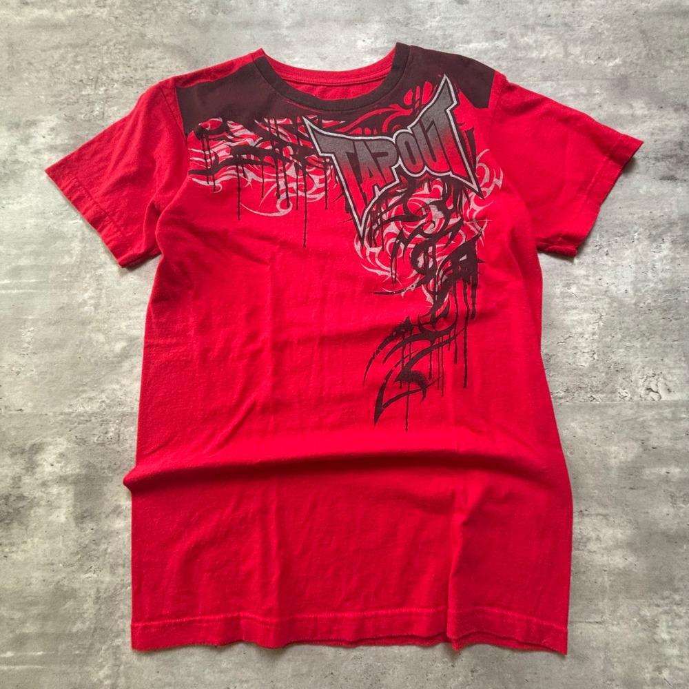Tapout Graphic T-Shirt Medium Red Tribal MMA Y2K Short Sleeve Tee